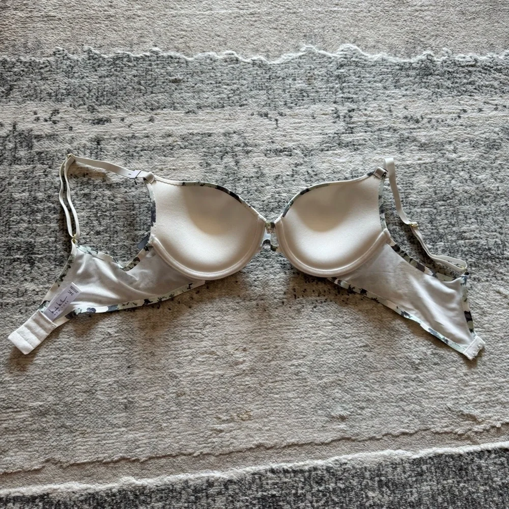 Bundle of 3 Like 🆕/like new Nicole Miller light lift push up t-shirt bras